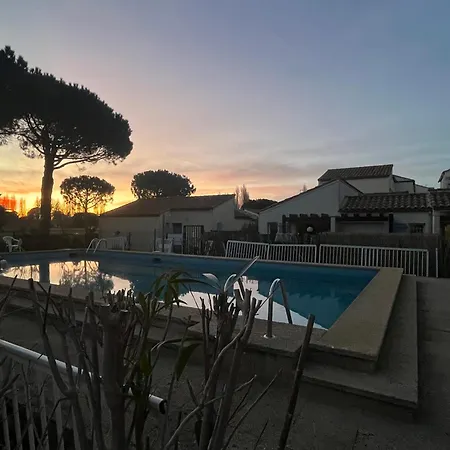 Le Golfy Parking Wifi Piscine Clim